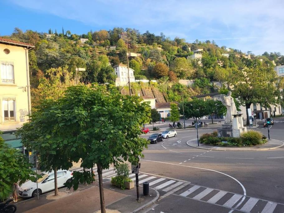 O Bon'Endroit - Appartement Confort - Centre Ville Vienne  Bagian luar foto