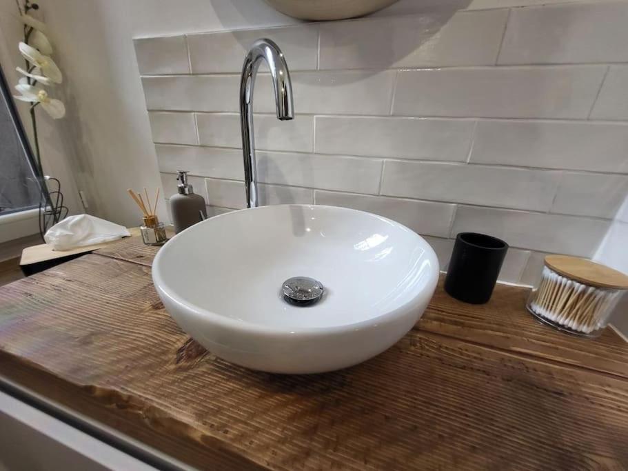 O Bon'Endroit - Appartement Confort - Centre Ville Vienne  Bagian luar foto